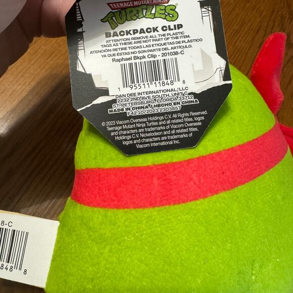 NWT Teenage Mutant Ninja Turtles Ralphael Red Backpack Clip Keychain - Picture 9 of 9